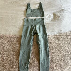Set Active legging and bra set. Sea foam color. Size small